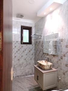 Common Bathroom Image of 1900 Sq.ft 3 BHK Builder Floor for sale in Surya Lavish Floor, Sector 8 Dwarka New Delhi for Rs. 27000000
