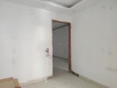 Bedroom Image of 800 Sq.ft 2 BHK Builder Floor for sale in Freedom Fighters Enclave New Delhi for Rs. 6000000