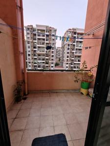 Balcony Image of 600 Sq.ft 1 BHK Apartment / Flat for rent in Magarpatta Heliconia, Hadapsar Pune for Rs. 29000