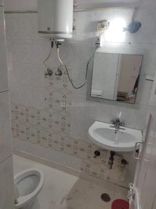 Bathroom Image of 2100 Sq.ft 3.5 BHK Apartment / Flat for sale in Swaraj Homes Sarita Vihar Block E RWA, Sarita Vihar New Delhi for Rs. 27200000