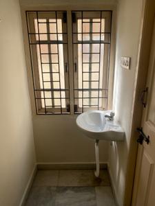 Bathroom Image of 880 Sq.ft 2 BHK Apartment / Flat for rent in UMA Parkview Apartments, Banjara Hills Hyderabad for Rs. 23000