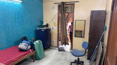 Living Room Image of 525 Sq.ft 1 BHK Builder Floor for rent in Patel Nagar New Delhi for Rs. 17894