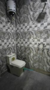 Bathroom Image of 600 Sq.ft 1 BHK Builder Floor for rent in Hari Nagar New Delhi for Rs. 16000