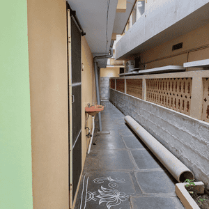 Balcony Image of 740 Sq.ft 2 BHK Independent House for rent in Ithanagar Tenali for Rs. 9000