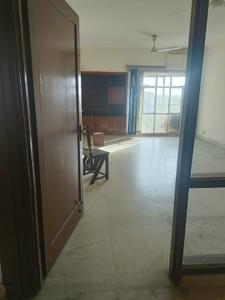 Image of 2000 Sq.ft 3.5 BHK Apartment / Flat for rent in Azad Apartments, Kalu Sarai, New Delhi for Rs. 125000