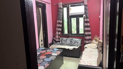 Bedroom Image of 900 Sq.ft 3 BHK Apartment / Flat for sale in Krishna Nagar New Delhi for Rs. 6500000