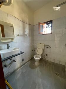 Bathroom Image of 1100 Sq.ft 3 BHK Builder Floor for rent in Sector 16 Rohini New Delhi for Rs. 44500
