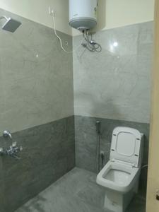 Common Bathroom Image of 350 Sq.ft 1 RK Apartment / Flat for rent in Domlur Layout Bengaluru for Rs. 25000