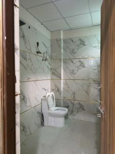 Common Bathroom Image of 1300 Sq.ft 3 BHK Apartment / Flat for sale in Govindpuram Ghaziabad for Rs. 5865222