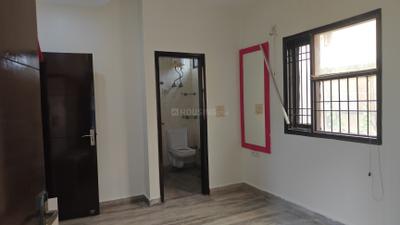 Bedroom Image of 800 Sq.ft 2 BHK Apartment / Flat for rent in Paschim Vihar New Delhi for Rs. 27412