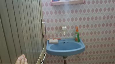 Bathroom Image of 625 Sq.ft 1 BHK Builder Floor for rent in Akota Vadodara for Rs. 12000