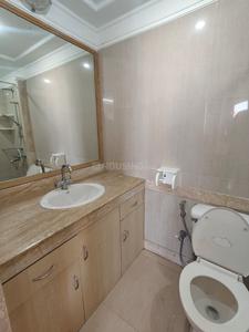 Bathroom Image of 980 Sq.ft 2 BHK Apartment / Flat for sale in Hiranandani Avalon, Powai Mumbai for Rs. 37500000