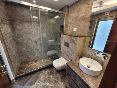 Bathroom Image of 2700 Sq.ft 4 BHK Builder Floor for sale in Safdarjung Development Area New Delhi for Rs. 130000000