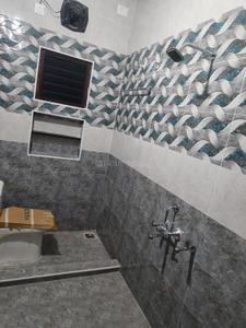 Bathroom Image of 1200 Sq.ft 2 BHK Apartment / Flat for rent in South Ramalinga Nagar Tiruchirappalli for Rs. 18000