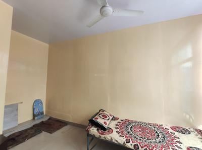 Bedroom Image of 450 Sq.ft 1 RK Independent House for rent in Shivaji Nagar Bengaluru for Rs. 15000