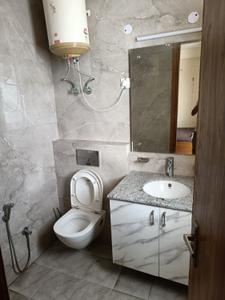 Bathroom Image of 570 Sq.ft 1 RK Builder Floor for rent in Sector 46 Gurgaon for Rs. 19000