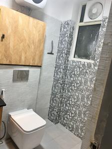 Bathroom Image of 1498 Sq.ft 3 BHK Apartment / Flat for sale in K W Srishti, Raj Nagar Extension Ghaziabad for Rs. 13000000
