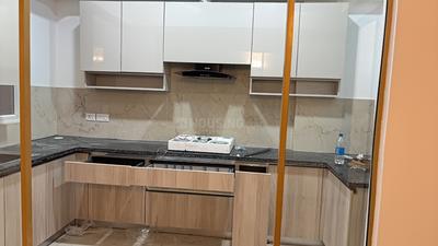Kitchen Image of 1625 Sq.ft 3 BHK Builder Floor for rent in Smartworld Orchard, Sector 61 Gurgaon for Rs. 55000