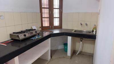Kitchen Image of 1250 Sq.ft 2 BHK Builder Floor for rent in Indira Nagar Lucknow for Rs. 18000