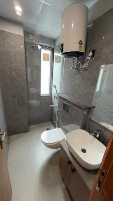 Bathroom Image of 580 Sq.ft 1 RK Builder Floor for rent in Unitech Residency Greens, Sector 46 Gurgaon for Rs. 24000
