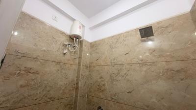Bathroom Image of 1500 Sq.ft 1 BHK Apartment / Flat for rent in Mahalakshmi Nagar Indore for Rs. 19000