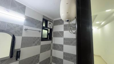 Bathroom Image of 475 Sq.ft 1 BHK Apartment / Flat for sale in Chhattarpur New Delhi for Rs. 3000000