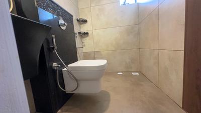 Bathroom Image of 556 Sq.ft 1 BHK Apartment / Flat for rent in Eroor Kochi for Rs. 30000