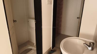 Bathroom Image of 695 Sq.ft 1 BHK Apartment / Flat for sale in Magarpatta Annex, Magarpatta City Pune for Rs. 7800000