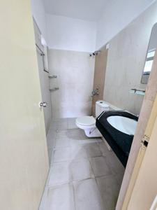 Bathroom Image of 1400 Sq.ft 3 BHK Apartment / Flat for sale in Godrej Horizon, Mohammed Wadi Pune for Rs. 10000000