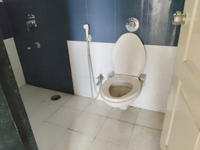 Image of 950 Sq.ft 2 BHK Apartment / Flat for rent in Vista Luxuria, Hadapsar, Pune for Rs. 21000