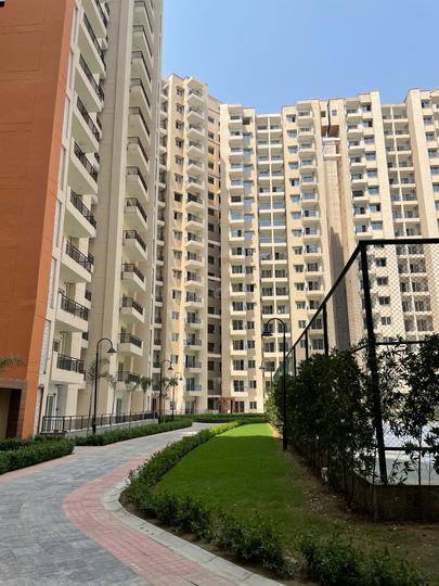 Image of 920 Sq.ft 2 BHK Apartment / Flat for sale in Oasis Grandstand, Yeida, Greater Noida for Rs. 6100000