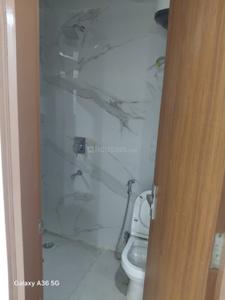Bathroom Image of 950 Sq.ft 2 BHK Builder Floor for rent in Sector 15 Gurgaon for Rs. 28000