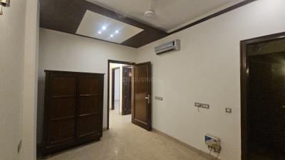 Bedroom Image of 2800 Sq.ft 4 BHK Builder Floor for sale in Safdarjung Enclave New Delhi for Rs. 80000000