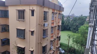Image of 750 Sq.ft 2 BHK Apartment / Flat for sale in Golf Green, Kolkata for Rs. 3350000
