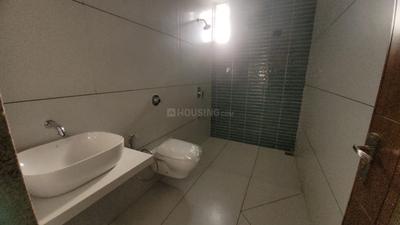 Bathroom Image of 2000 Sq.ft 4 BHK Villa for rent in Harni Vadodara for Rs. 25000