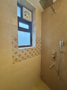 Bathroom Image of 1700 Sq.ft 3 BHK Apartment / Flat for rent in Om Satyam Apartment, Sector 4 Dwarka New Delhi for Rs. 60000