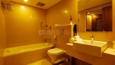 Bathroom Image of 4500 Sq.ft 6 BHK Apartment / Flat for sale in Meethi Hill Crest Apartment, Bandra West Mumbai for Rs. 270000000