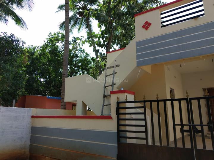 golden square Main Image 1