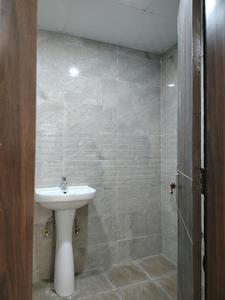 Common Bathroom Image of 1050 Sq.ft 2 BHK Apartment / Flat for sale in Titania Residency, Phi IV Greater Noida for Rs. 6300200