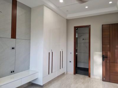Bedroom Image of 1350 Sq.ft 3 BHK Builder Floor for sale in Janakpuri New Delhi for Rs. 39500001