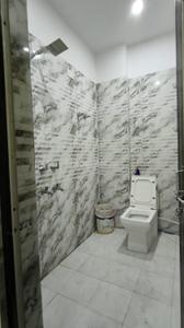 Bathroom Image of 700 Sq.ft 2 BHK Builder Floor for rent in Naubasta Kanpur for Rs. 8500