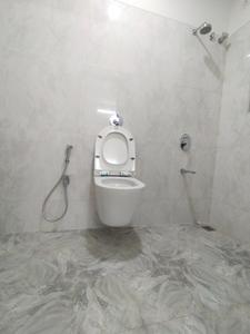 Bathroom Image of 1015 Sq.ft 3 BHK Apartment / Flat for sale in Borivali West Mumbai for Rs. 26500000