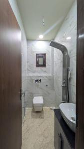 Bathroom Image of 1100 Sq.ft 2.5 BHK Builder Floor for rent in TDI City Panipat for Rs. 25000