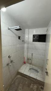 Bathroom Image of 1300 Sq.ft 3.5 BHK Apartment / Flat for rent in Bagadganj Nagpur for Rs. 25000