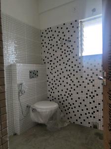 Common Bathroom Image of 2111 Sq.ft 4 BHK Apartment / Flat for sale in Lake Town Kolkata for Rs. 12663889
