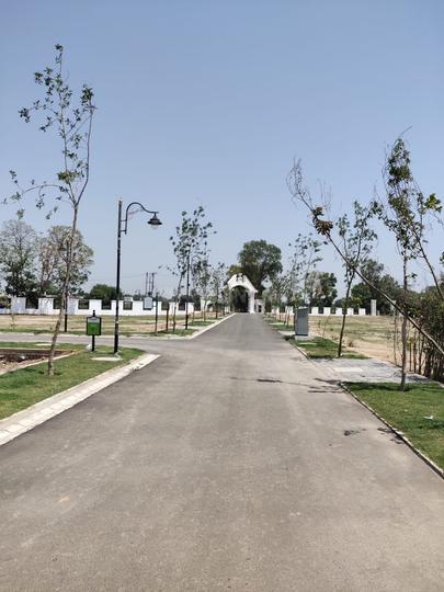 ATS Bonheur Avenue Main Image 1