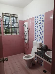 Bathroom Image of 934 Sq.ft 2 BHK Duplex for rent in Sare Expandable Villas, Singaperumal Koil Chennai for Rs. 15000