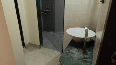 Bathroom Image of 700 Sq.ft 1 BHK Apartment / Flat for rent in Atharva Altius Drome, Kharadi Pune for Rs. 24000