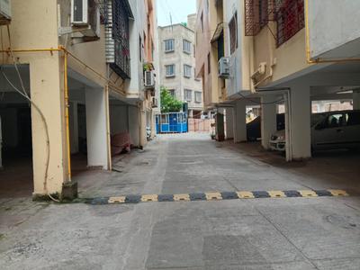 Image of 896 Sq.ft 2 BHK Apartment / Flat for rent in Eden Tolly Lakeside, Kabardanga, Kolkata for Rs. 13000