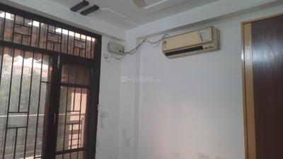Bedroom Image of 1350 Sq.ft 3 BHK Builder Floor for rent in Janakpuri New Delhi for Rs. 48000